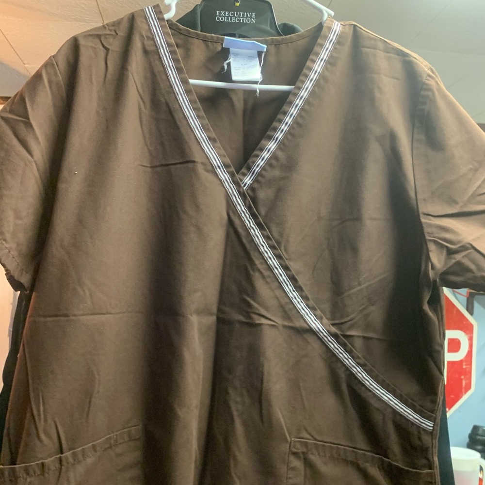 SB scrub Top